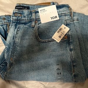 New- Aeropostale women’s jeans-90’s Baggy stretch- size 10R